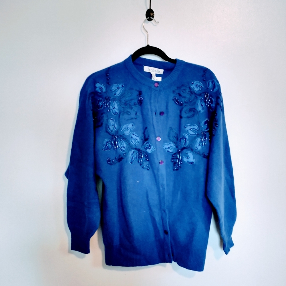 Isabelle vintage wool cardigan with button front and floral application. No siz